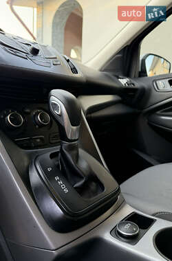 Внедорожник / Кроссовер Ford Escape 2014 в 