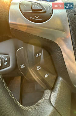 Внедорожник / Кроссовер Ford Escape 2014 в 