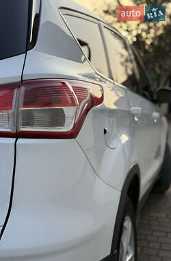 Внедорожник / Кроссовер Ford Escape 2014 в 