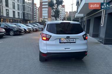Внедорожник / Кроссовер Ford Escape 2016 в 