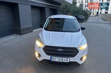 Внедорожник / Кроссовер Ford Escape 2016 в 