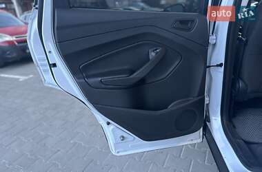 Внедорожник / Кроссовер Ford Escape 2016 в 