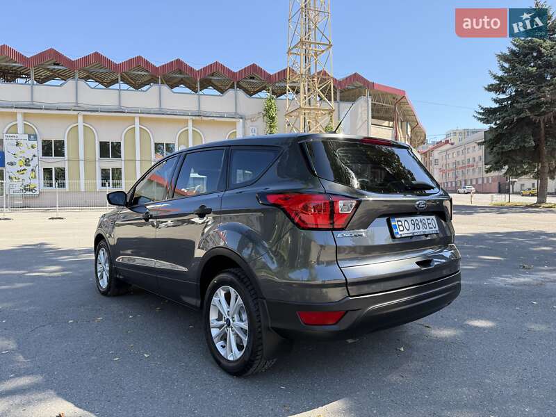 Внедорожник / Кроссовер Ford Escape 2018 в Тернополе