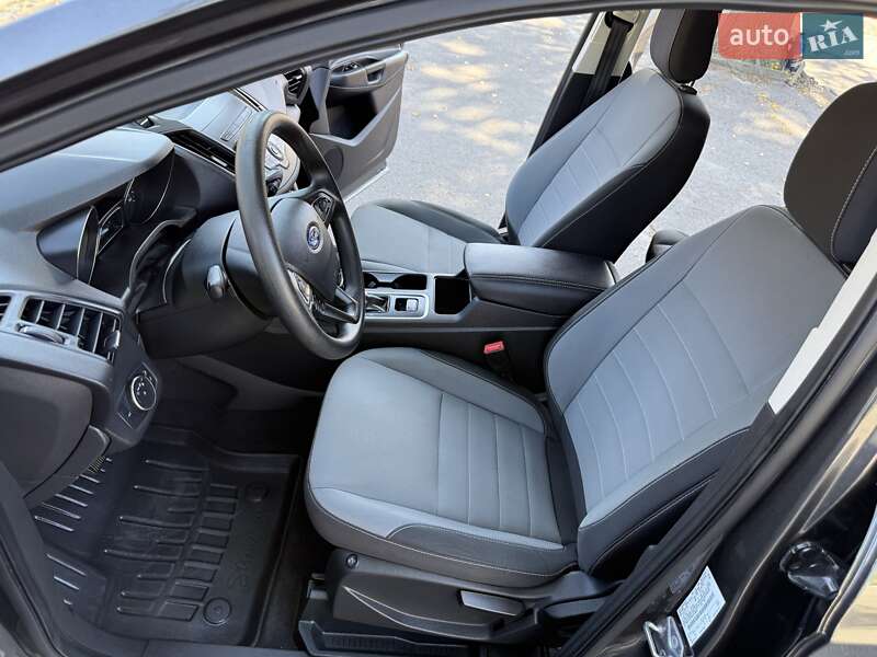 Внедорожник / Кроссовер Ford Escape 2018 в Тернополе