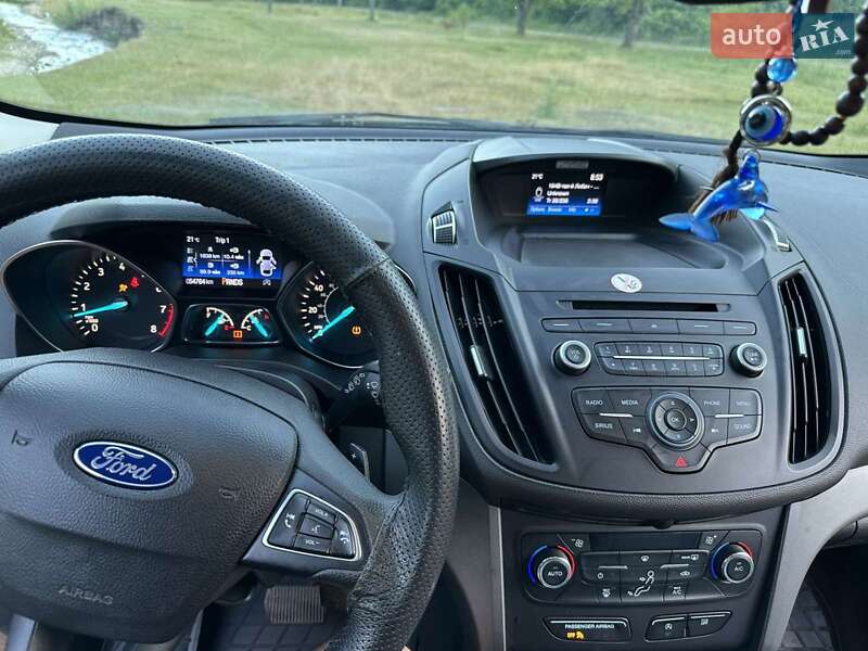 Внедорожник / Кроссовер Ford Escape 2017 в Поляне