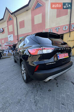 Внедорожник / Кроссовер Ford Escape 2021 в 