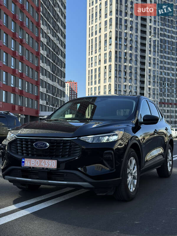 Внедорожник / Кроссовер Ford Escape 2023 в Киеве