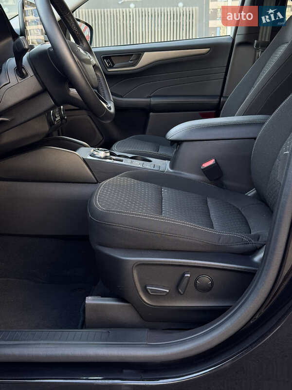 Внедорожник / Кроссовер Ford Escape 2023 в Киеве