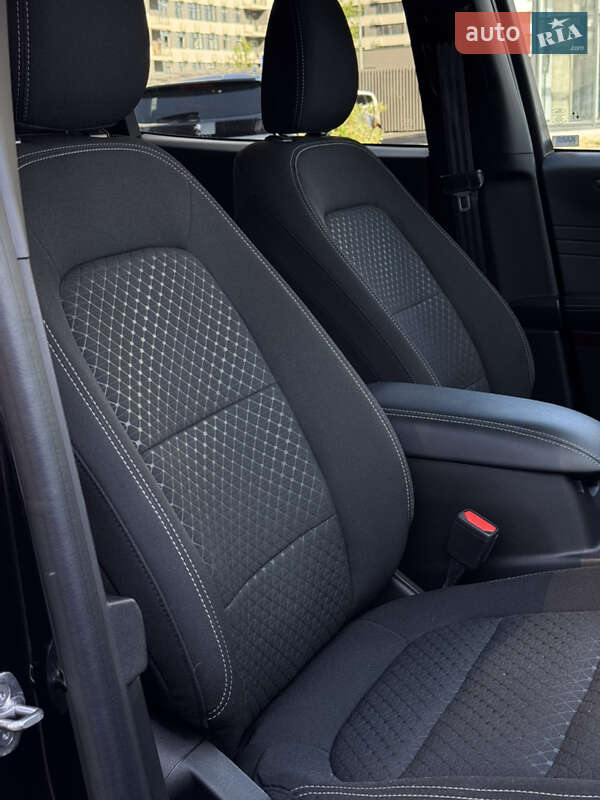 Внедорожник / Кроссовер Ford Escape 2023 в Киеве