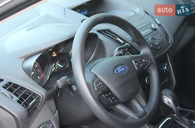 Внедорожник / Кроссовер Ford Escape 2019 в 