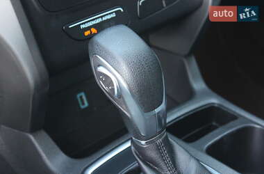 Внедорожник / Кроссовер Ford Escape 2019 в 
