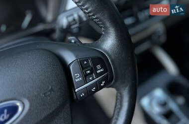 Внедорожник / Кроссовер Ford Escape 2019 в 