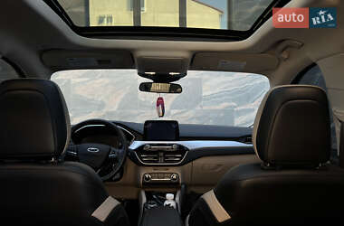Внедорожник / Кроссовер Ford Escape 2019 в 