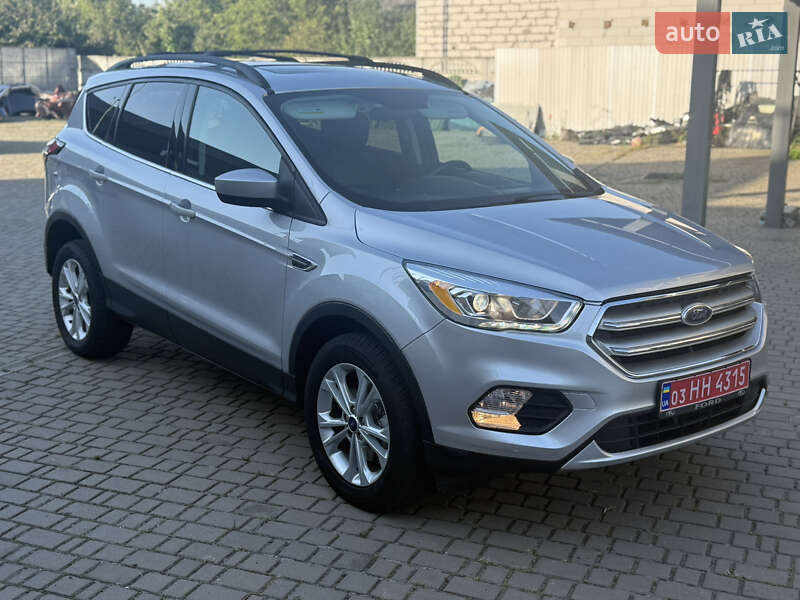 Позашляховик / Кросовер Ford Escape 2017 в Дубні