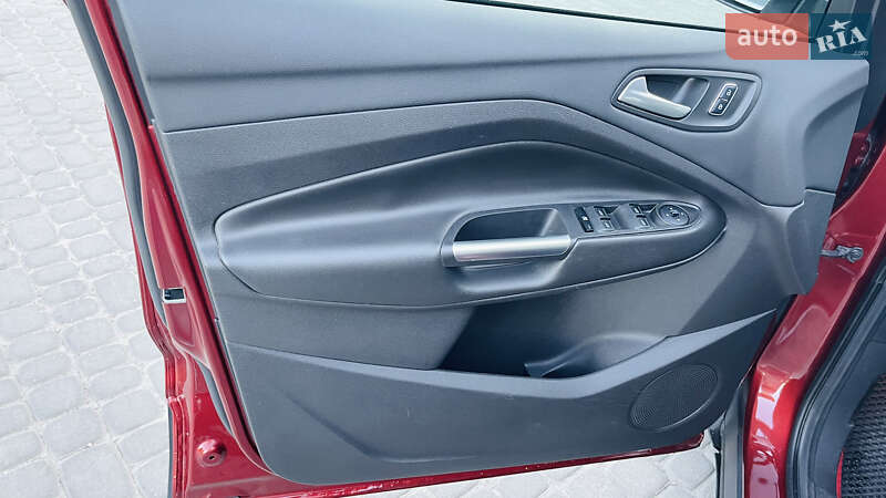 Внедорожник / Кроссовер Ford Escape 2015 в Львове