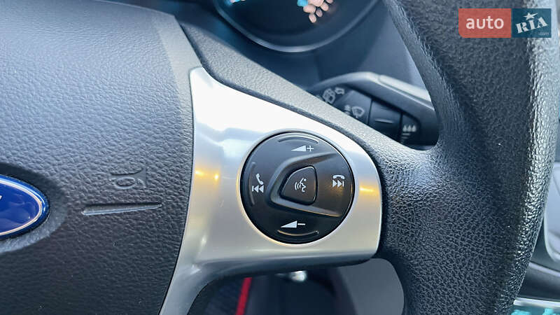 Внедорожник / Кроссовер Ford Escape 2015 в Львове