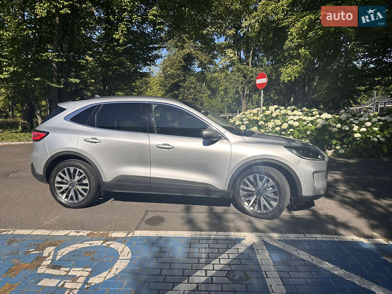 Внедорожник / Кроссовер Ford Escape 2020 в Киеве
