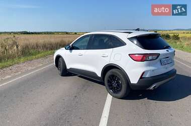 Позашляховик / Кросовер Ford Escape 2019 в 