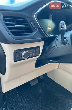 Позашляховик / Кросовер Ford Escape 2019 в 