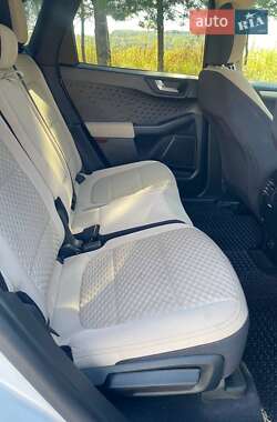 Позашляховик / Кросовер Ford Escape 2019 в 