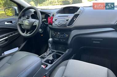Внедорожник / Кроссовер Ford Escape 2017 в 