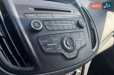Позашляховик / Кросовер Ford Escape 2017 в 