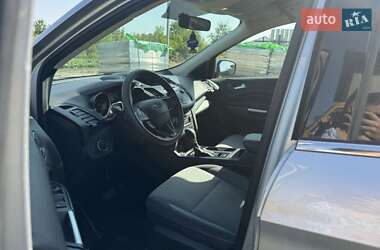 Позашляховик / Кросовер Ford Escape 2017 в 