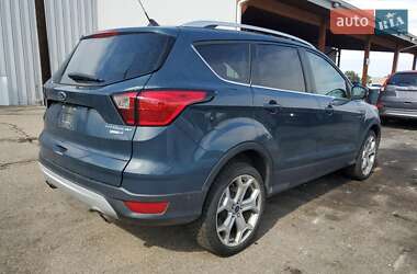 Внедорожник / Кроссовер Ford Escape 2019 в 