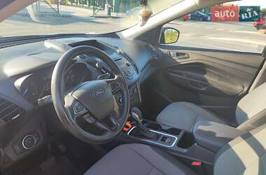 Внедорожник / Кроссовер Ford Escape 2017 в 