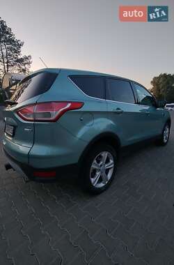 Внедорожник / Кроссовер Ford Escape 2013 в 