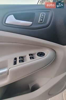 Внедорожник / Кроссовер Ford Escape 2013 в 