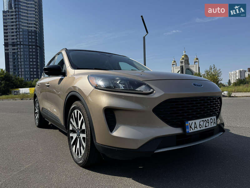 Внедорожник / Кроссовер Ford Escape 2019 в Киеве