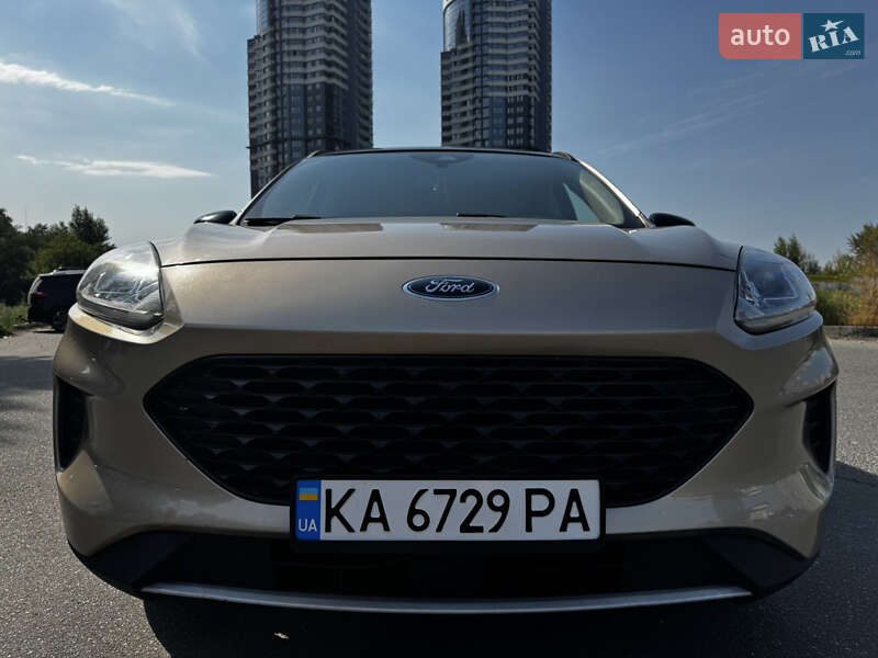 Внедорожник / Кроссовер Ford Escape 2019 в Киеве
