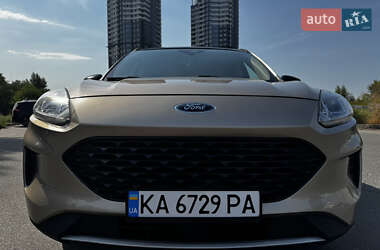 Позашляховик / Кросовер Ford Escape 2019 в 