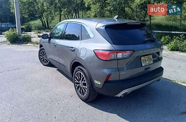 Внедорожник / Кроссовер Ford Escape 2022 в 