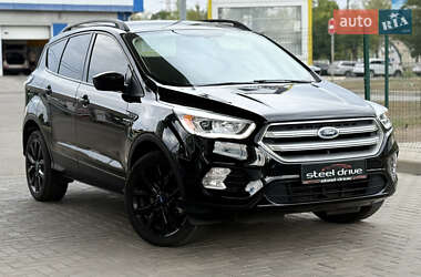 Внедорожник / Кроссовер Ford Escape 2018 в 
