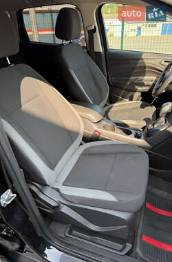 Внедорожник / Кроссовер Ford Escape 2013 в 