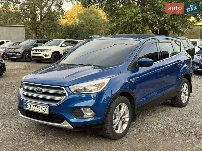Внедорожник / Кроссовер Ford Escape 2017 в 