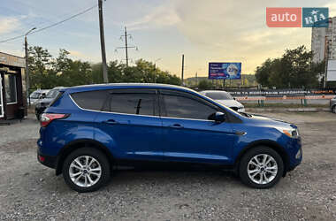 Внедорожник / Кроссовер Ford Escape 2017 в 