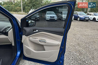 Внедорожник / Кроссовер Ford Escape 2017 в 