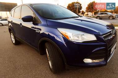 Внедорожник / Кроссовер Ford Escape 2015 в 