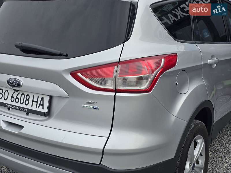 Внедорожник / Кроссовер Ford Escape 2015 в Тернополе