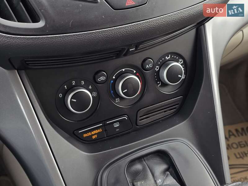 Внедорожник / Кроссовер Ford Escape 2015 в Тернополе