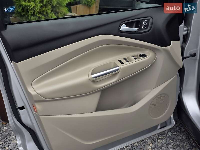 Внедорожник / Кроссовер Ford Escape 2015 в Тернополе