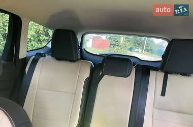 Внедорожник / Кроссовер Ford Escape 2017 в 