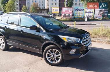 Внедорожник / Кроссовер Ford Escape 2018 в 