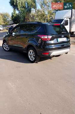 Внедорожник / Кроссовер Ford Escape 2018 в 