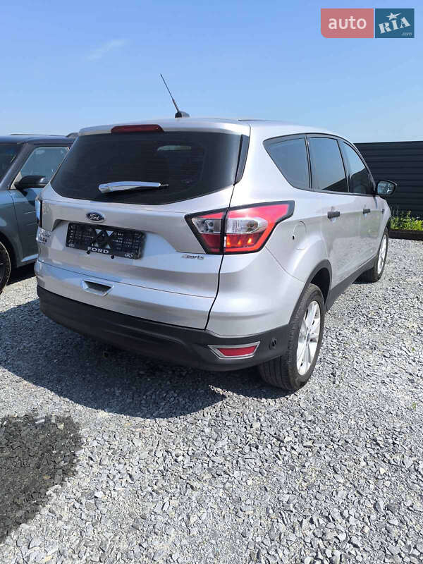 Позашляховик / Кросовер Ford Escape 2017 в Рівному