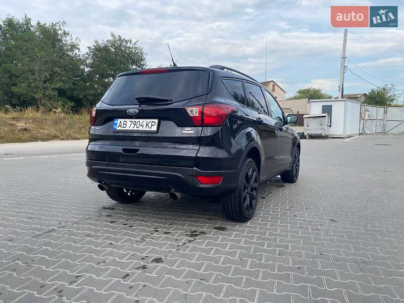 Внедорожник / Кроссовер Ford Escape 2019 в Виннице