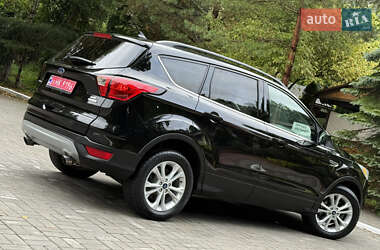 Внедорожник / Кроссовер Ford Escape 2019 в 